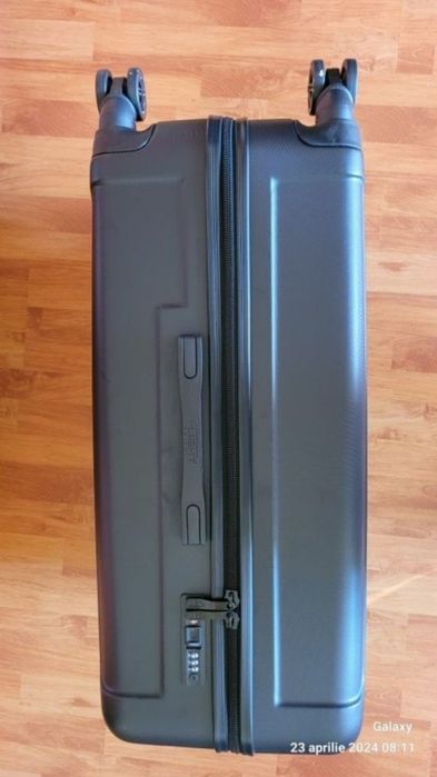 Vând trolăr + set protectii roti din silicon.