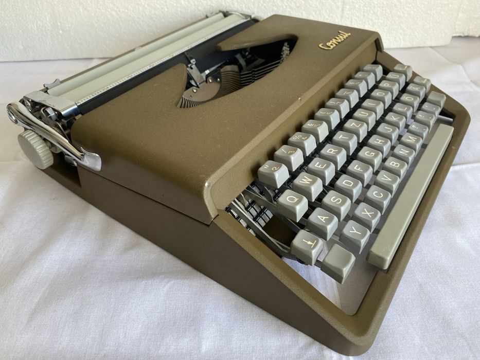 Masina de scris consul army