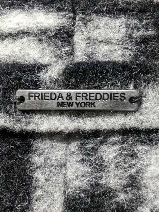 Оригинално палто на Frieda & Freddies