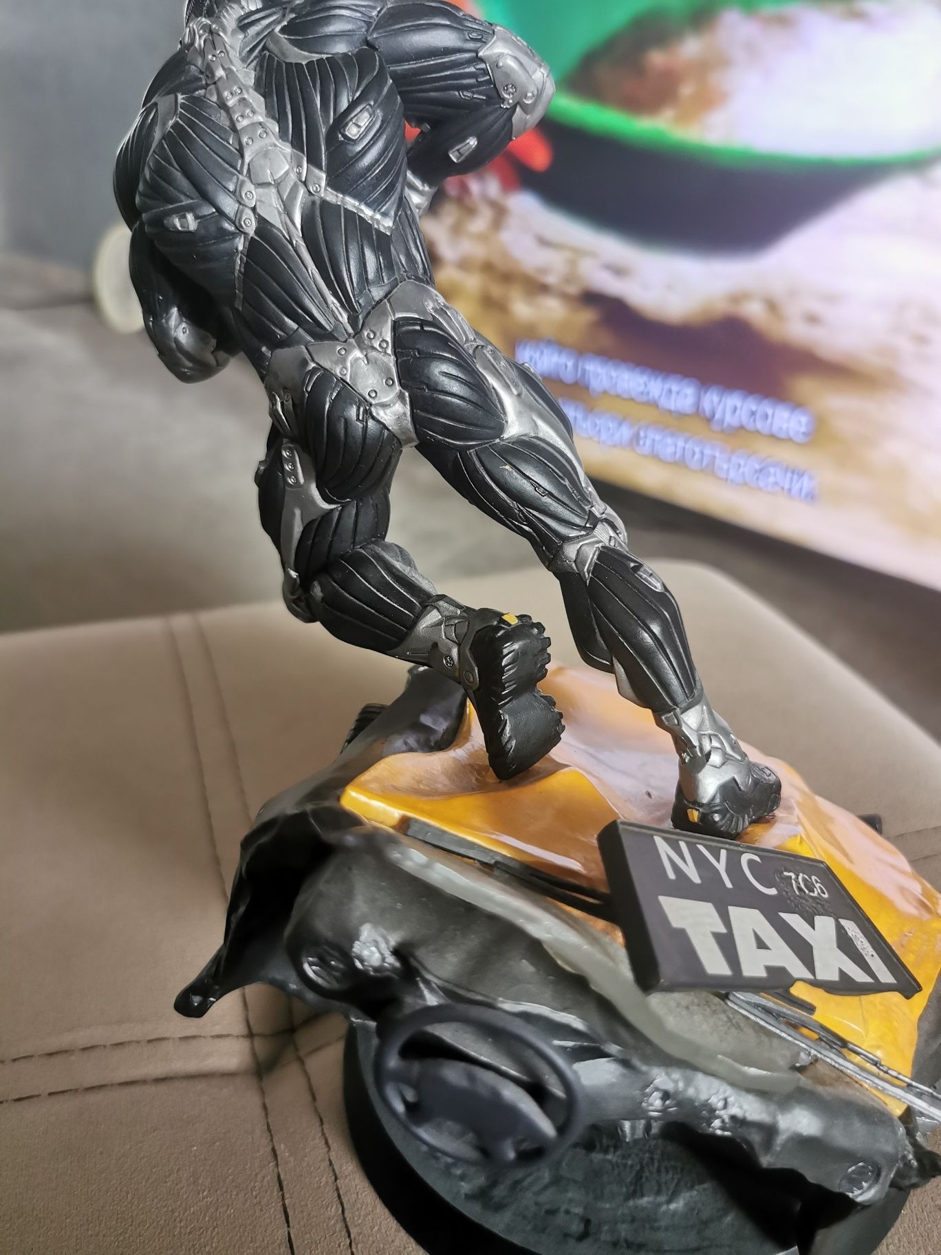 Crysis 2 Alcatraz Nano Edition Rare Figure light-up Statue