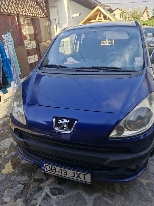 Vând Peugeot 1007