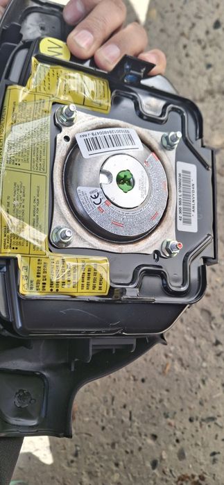 Продам Новый AIRBAG руля от жентры состояние хорошое.оригинал снят с а