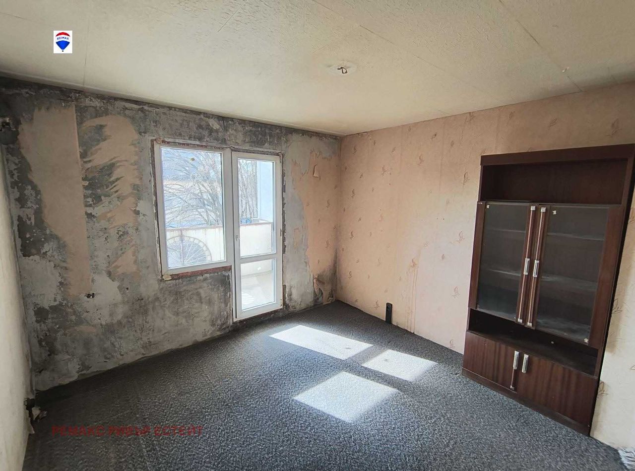 Продава се Тристаен апартамент в Русе, Дружба 3 - 92 кв.м за 869 €/кв.м - Снимка #7