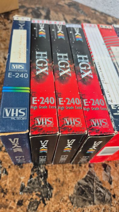 Vând 20 casete video VHS marci originale de 240 minute. Colectie filme