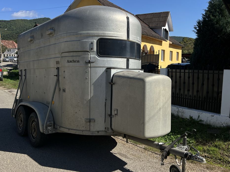 Remorca de 2 cai stare buna