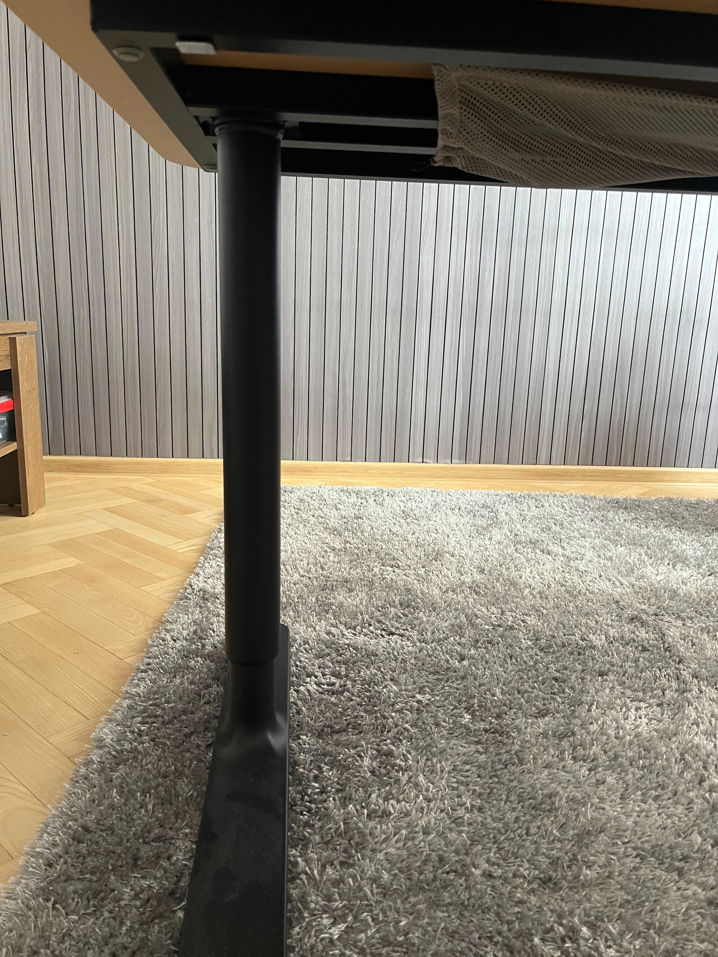 Регулеруемо Бюро IKEA BEKANT