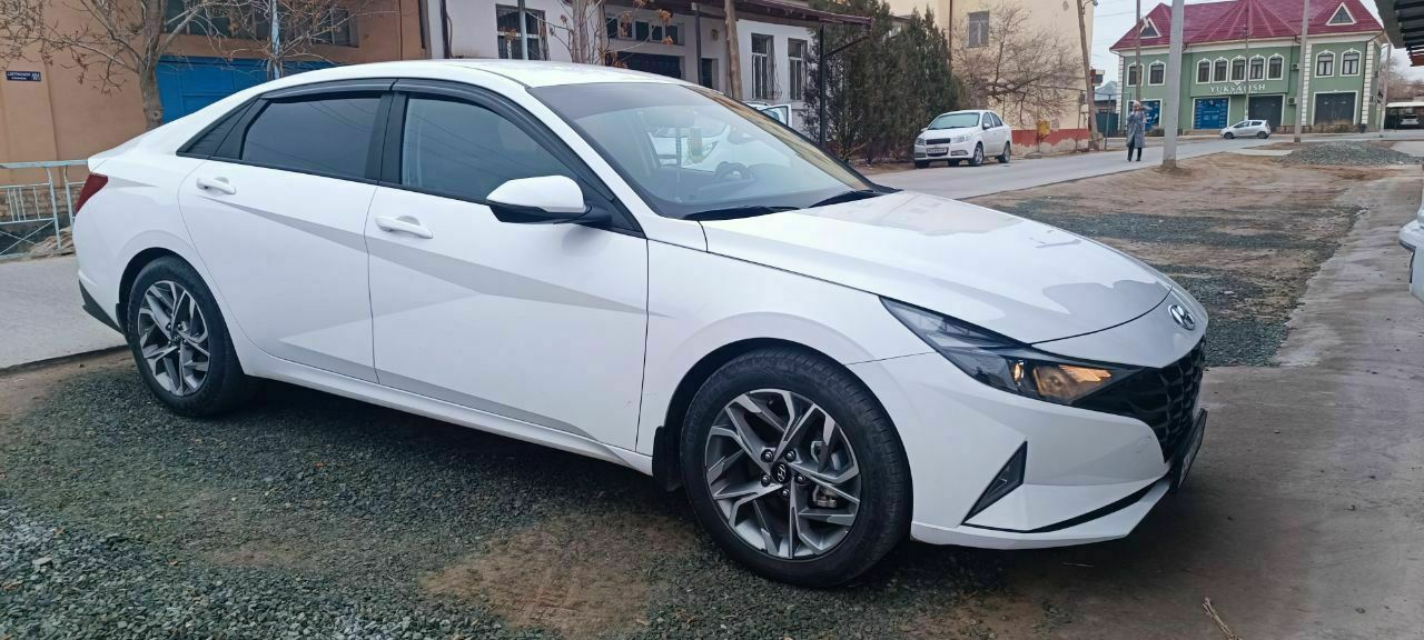 Продам Hyundai Elantra 2022