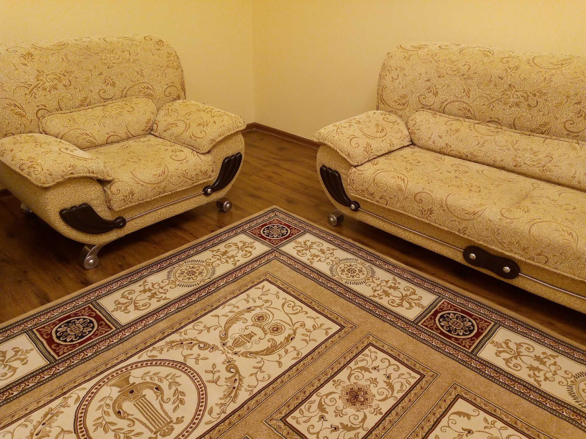 Большой диван и 2 кресла для дома или офиса