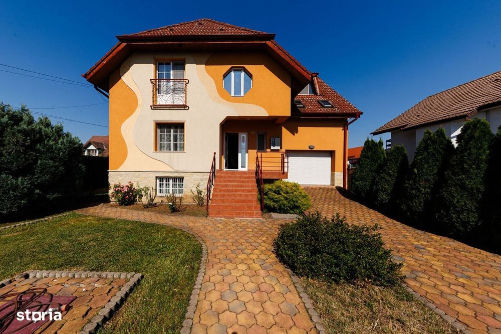 Vilă cu spatii largi, curte generoasă, locație excelentă