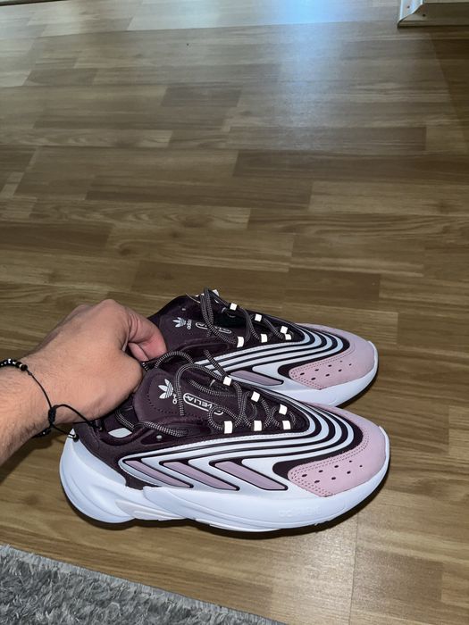 Vand adidasi adidas ozelia!