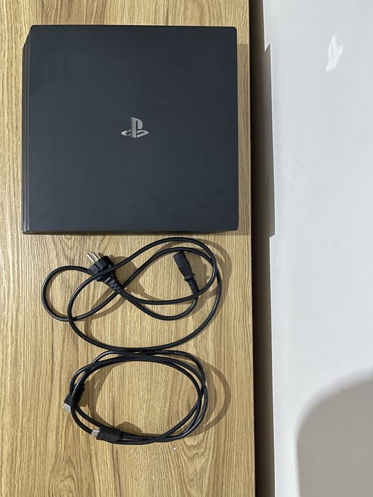 Play station 4 pro 1 TB