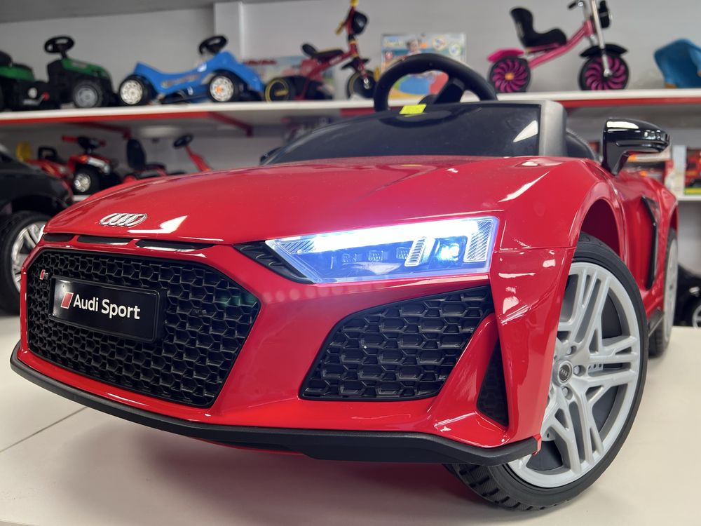 Детска акумулаторна кола Audi R8