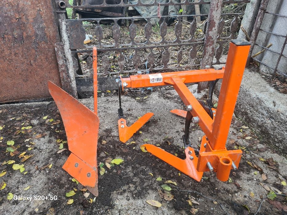 Prasitoare + plug pentru motosapa