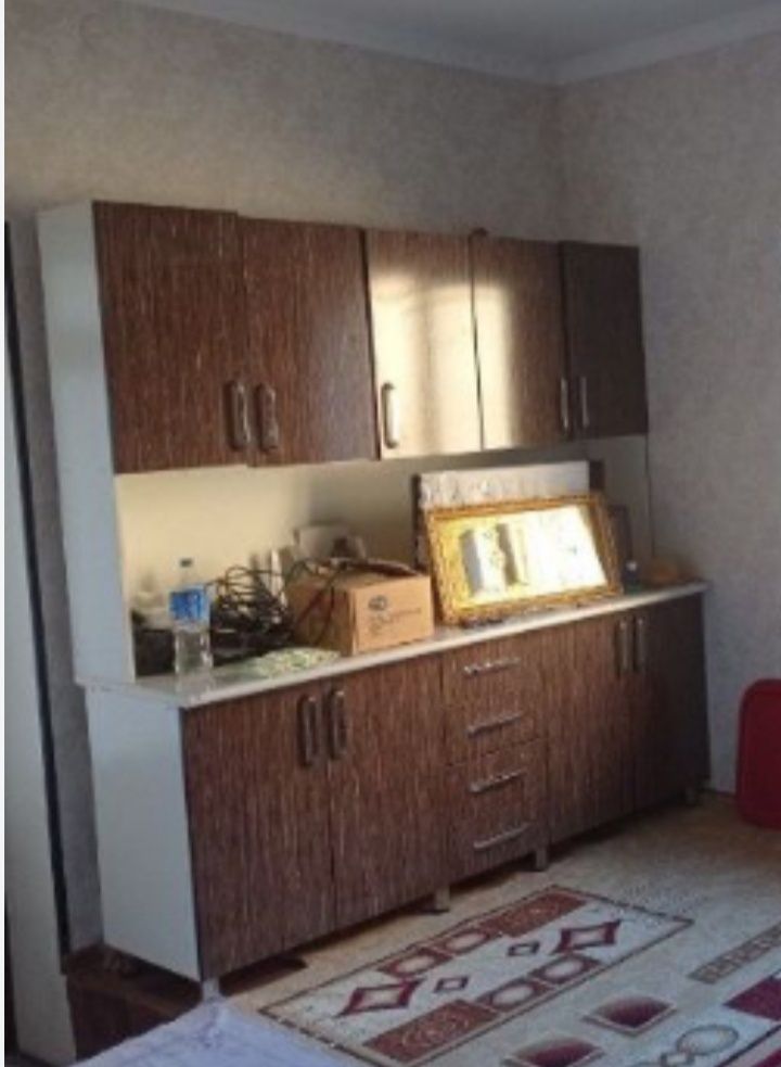Kuhinniy mebel sotiladi