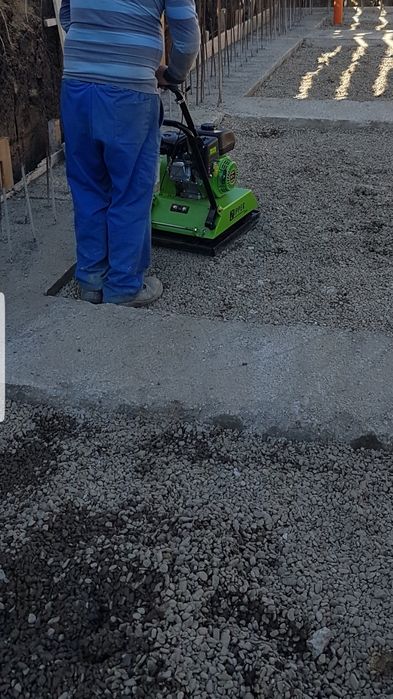 Inchiriez mai compactor, placa compactoare, picamer, generator