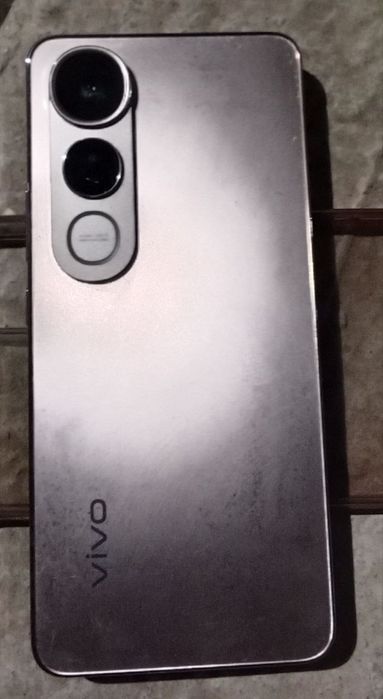 Vivo v 50 lite xolati ideal muammosiz zor ishledii