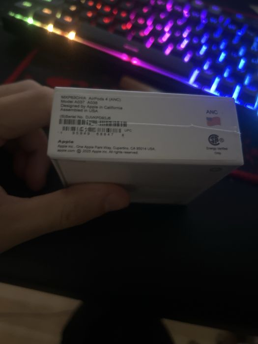 AirPods 4 ANC[Active Noise Cancellation}