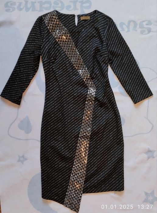 Продам платье ,красивое очень . Р(42-44)