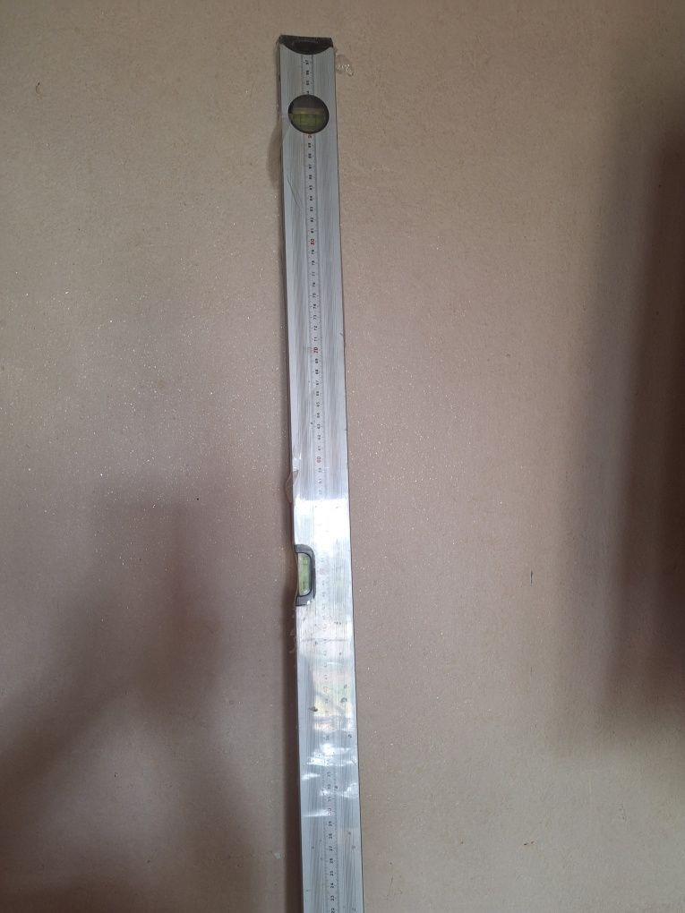 Nivela aluminiu 100cm, cu trei indicatori.