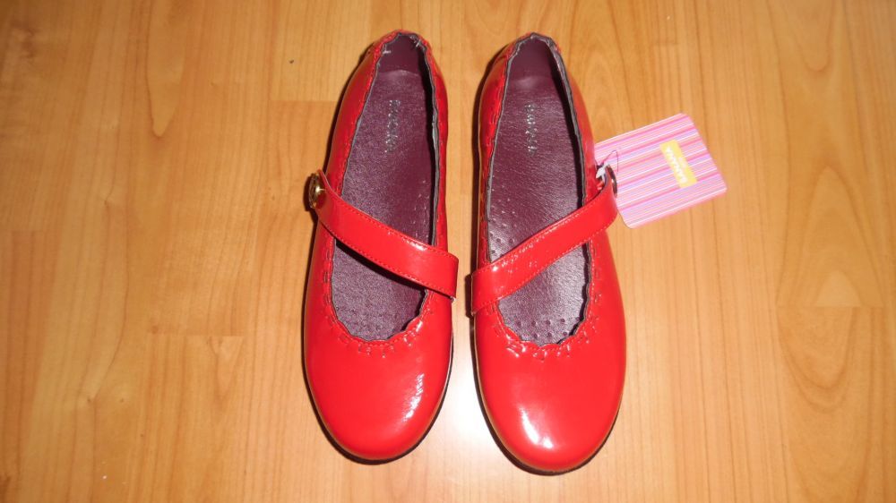 Pantofi lacuiti rosii, masura 37, Banana