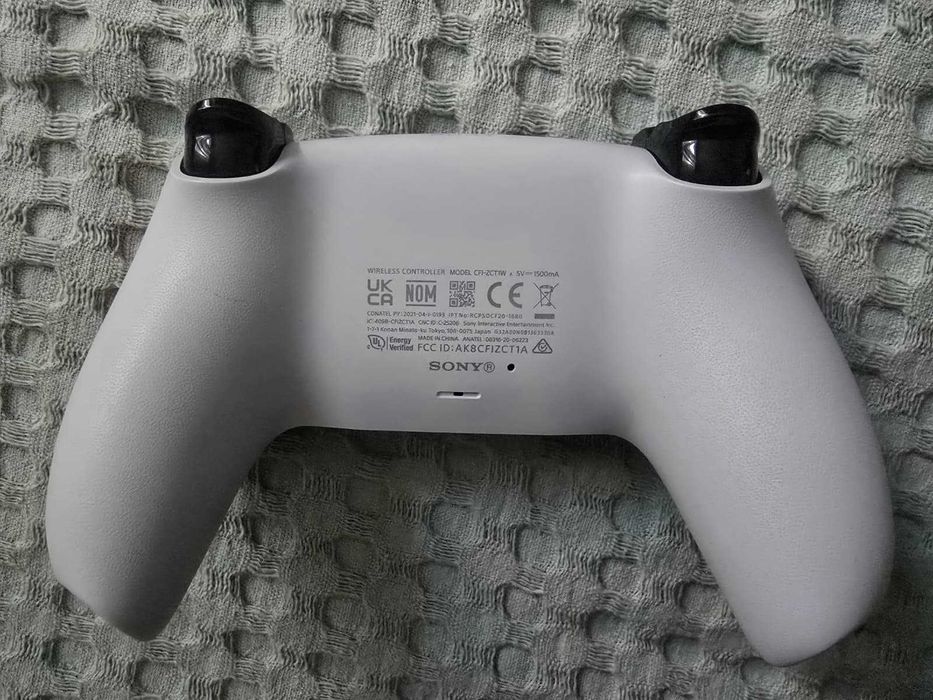 PlayStation 5 Digital Edition + Stand vertical 5 in 1 multifunctional