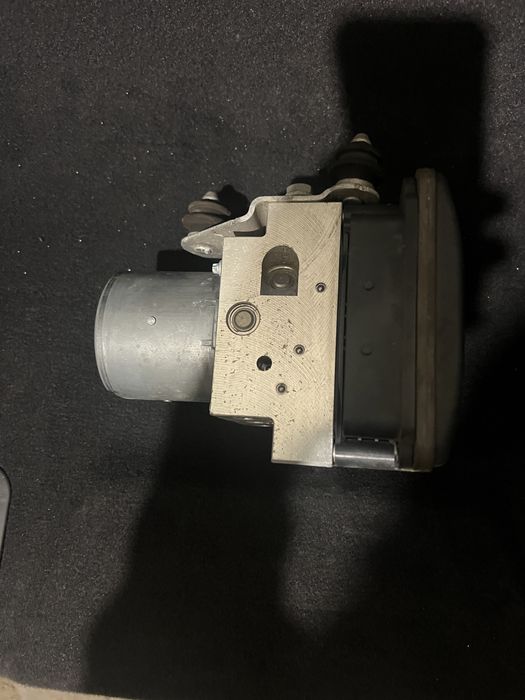 ABS помпа Audi A8 D4