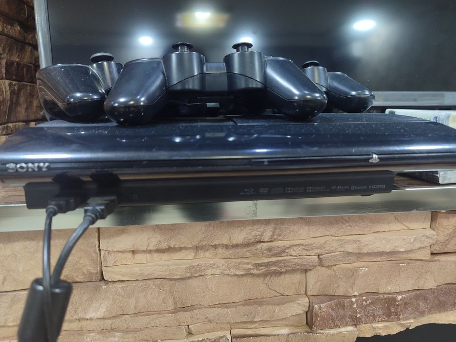 Продаётся игровая приставка Sony Play Station-3 Super Slim
