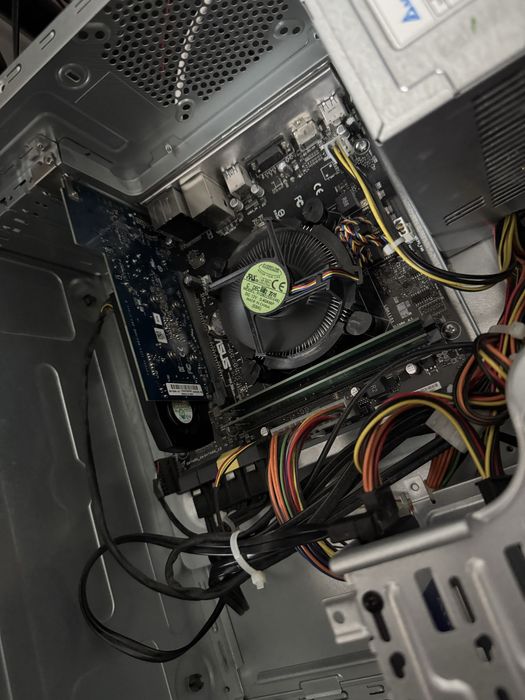 PC ASUS – Office si Light Gaming | i5 7400, 16GB RAM, SSD 1TB, GT 630