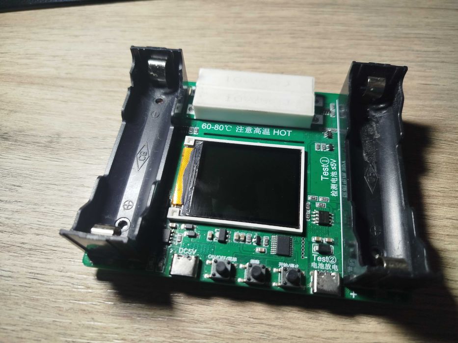 Тестер за капацитет XH-M239 usb-C на Li-Ion батерии 18650