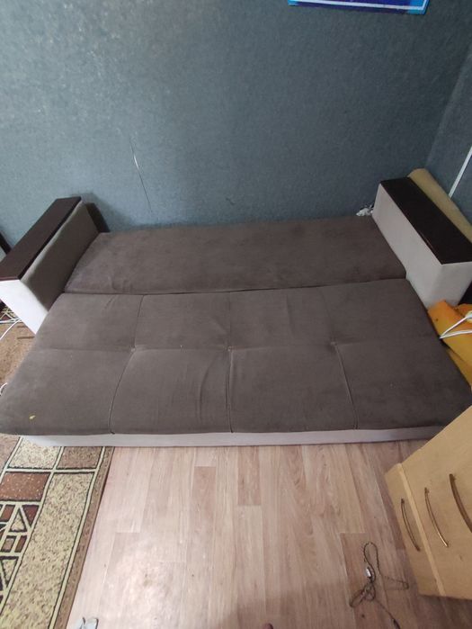 Диван 200*200 срочно продам