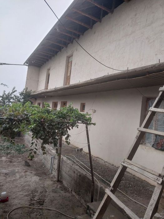 3 sotix 2 etajli hovli joy sotiladi