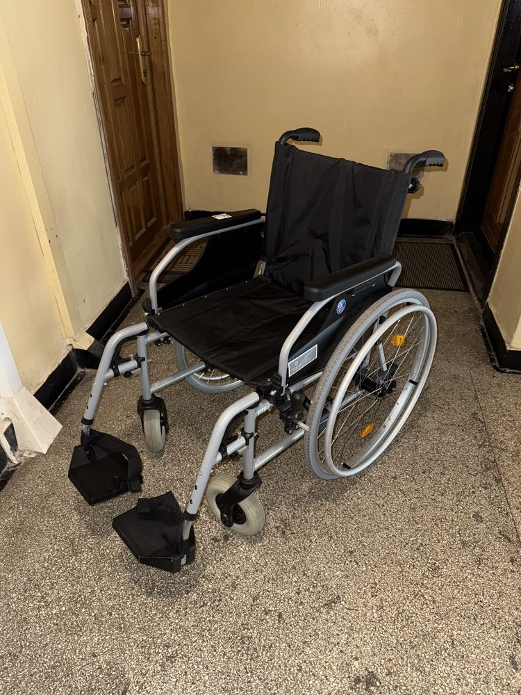 Carut scaun ajutor deplasare 44 cm batrani handicap dizabilitati