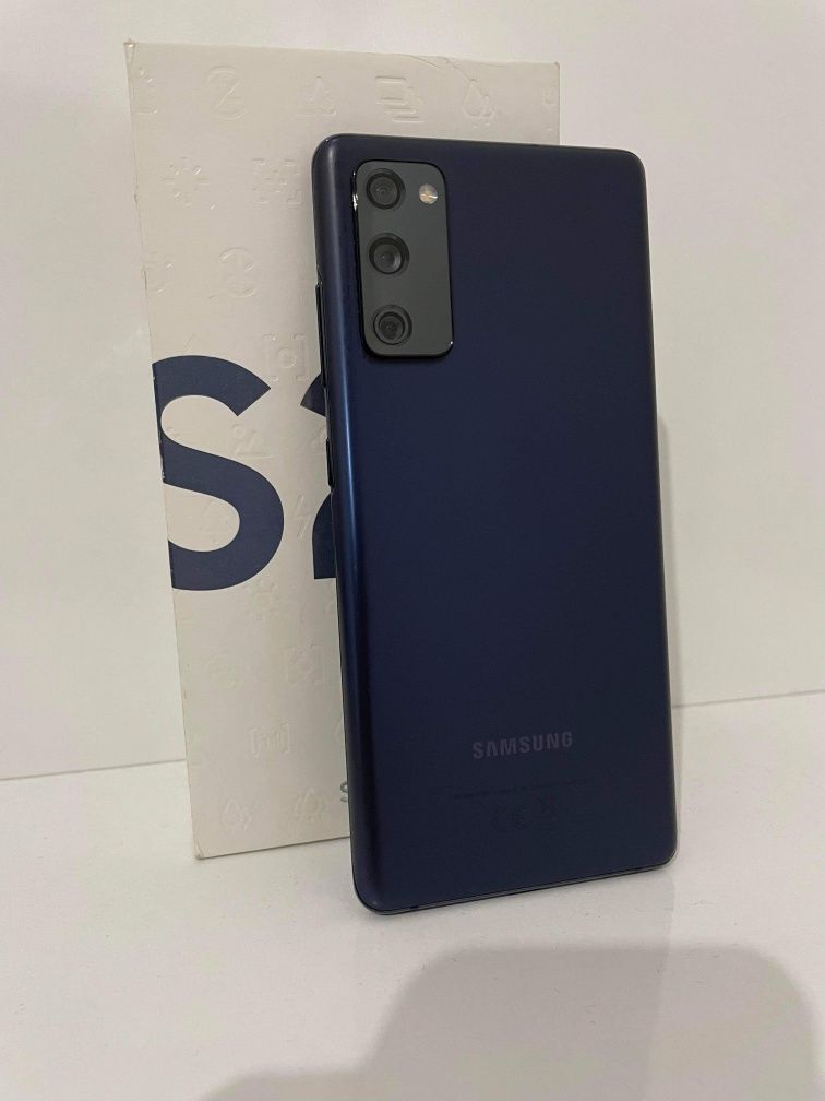 Samsung S20 Fe, funcționează impecabil!