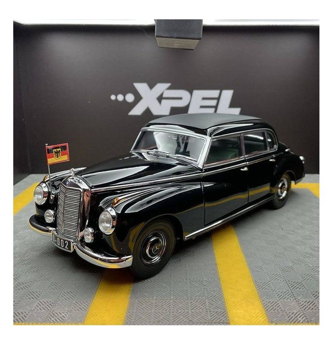 Машинка Mercedes-Benz 300 W186