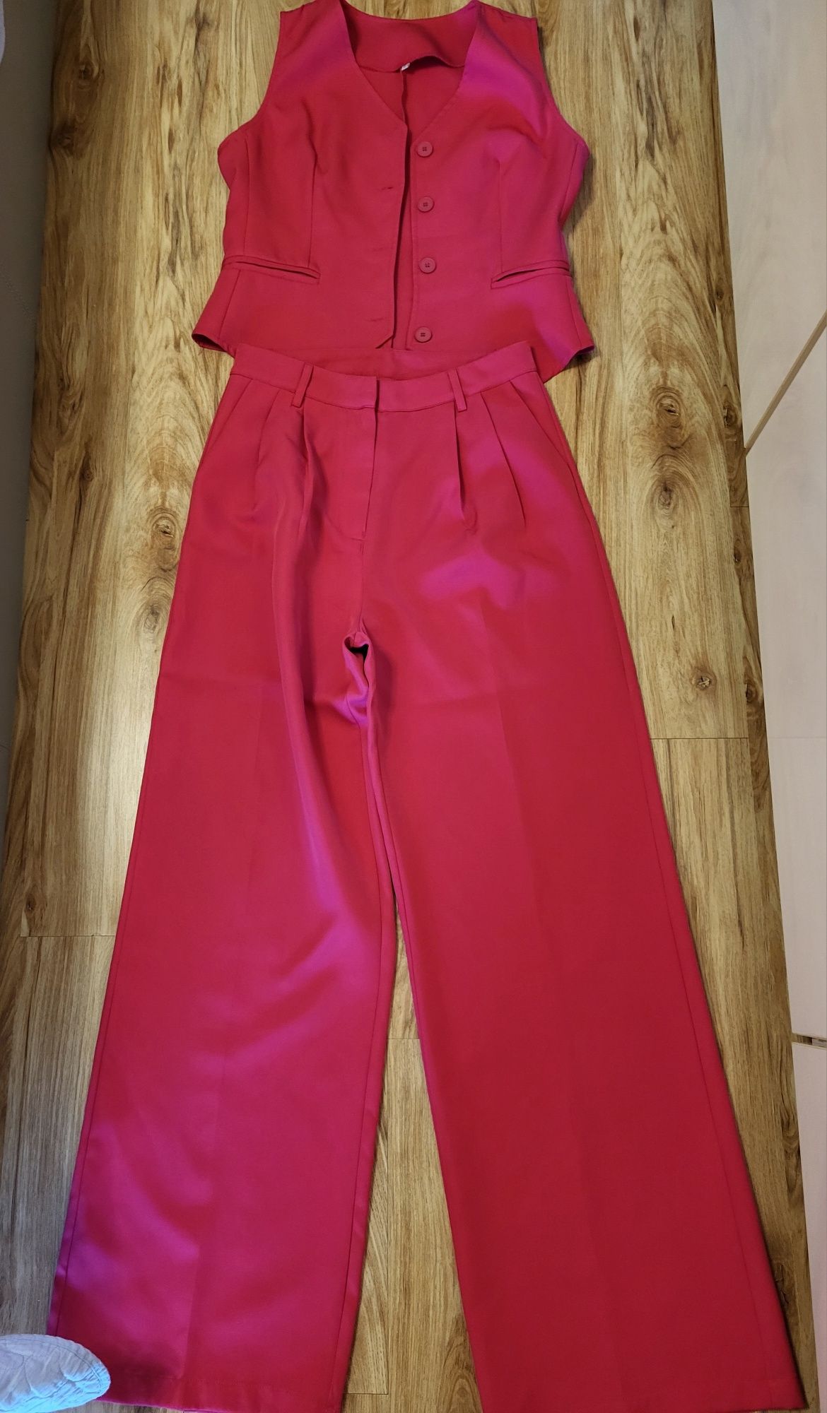 Costum set roz doua piese M