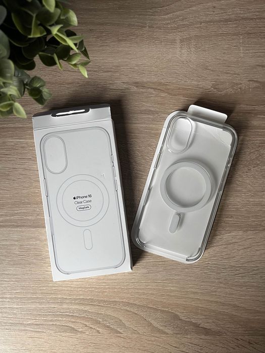 Husa iPhone 16.