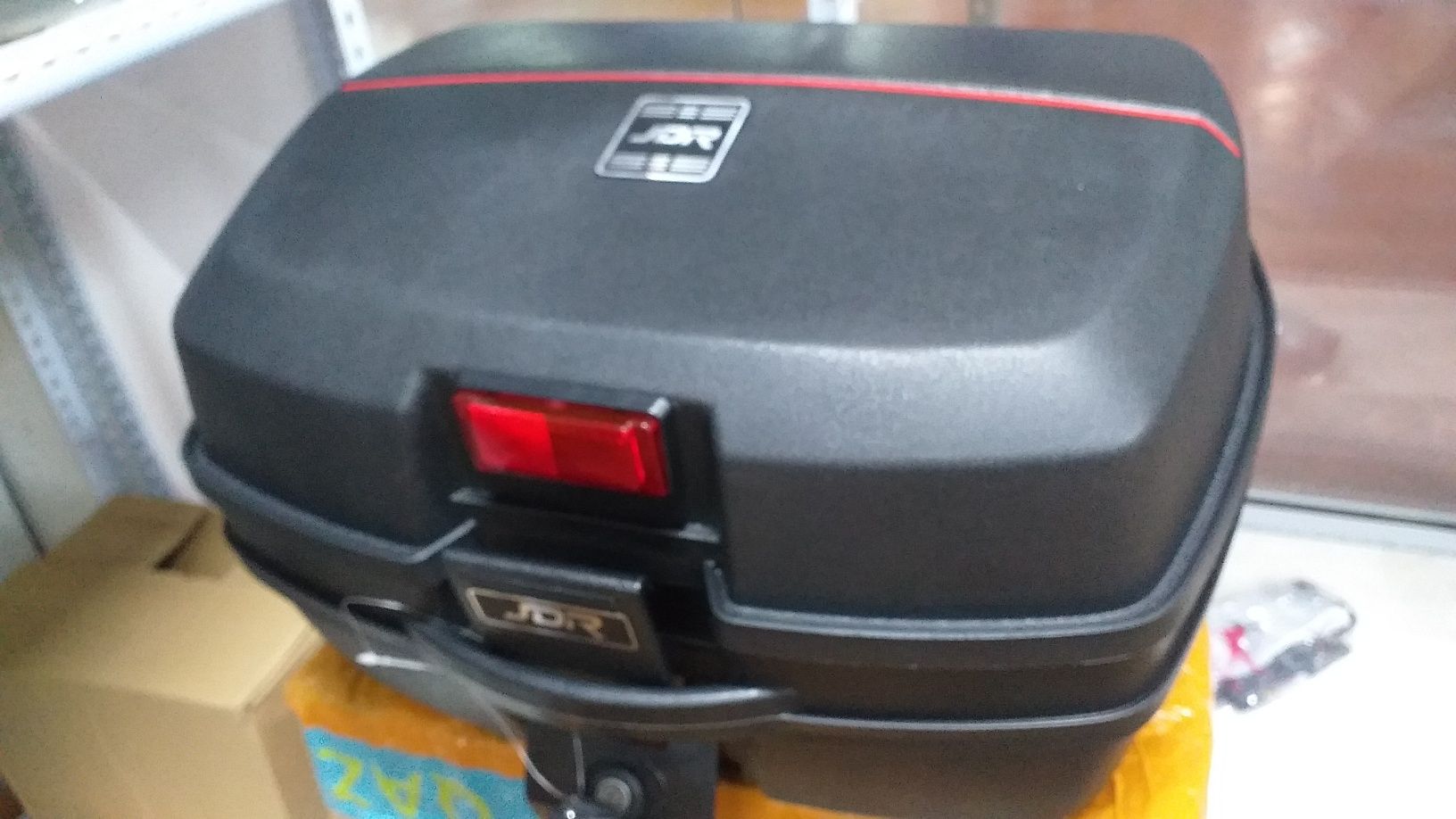Мотокофра багажник кофра для мопеда и мотоцикла 32 литров