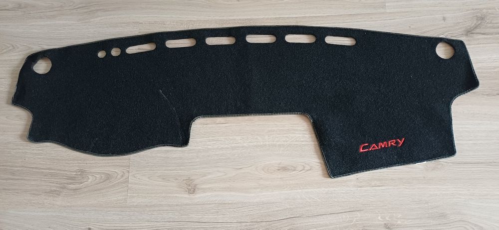 Накидка на панель камри 30