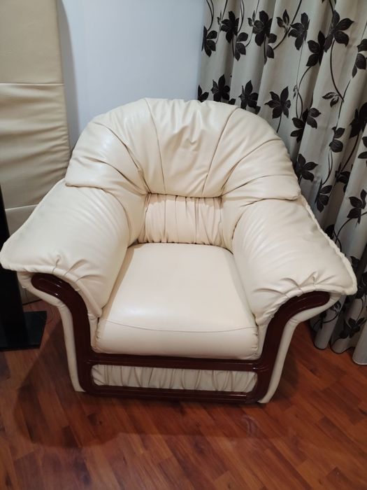 Canapea crem extensibilă