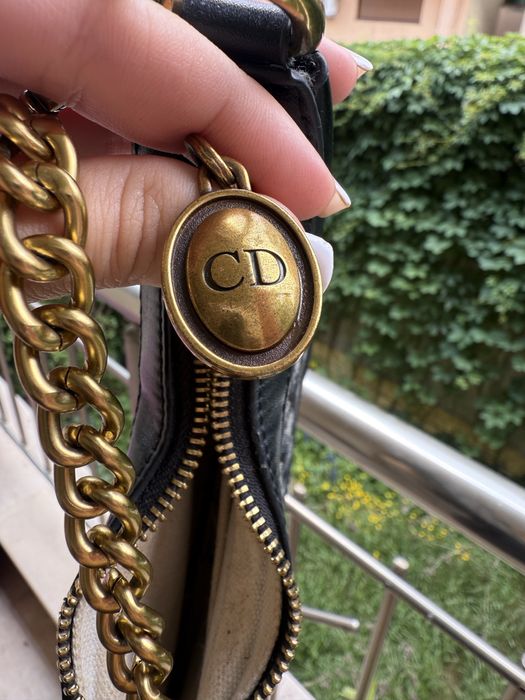 НАМАЛЕНА: Чанта DIOR със златисто и ест. кожа