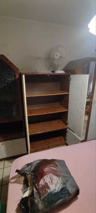 Сет от шкафове в добро състояние