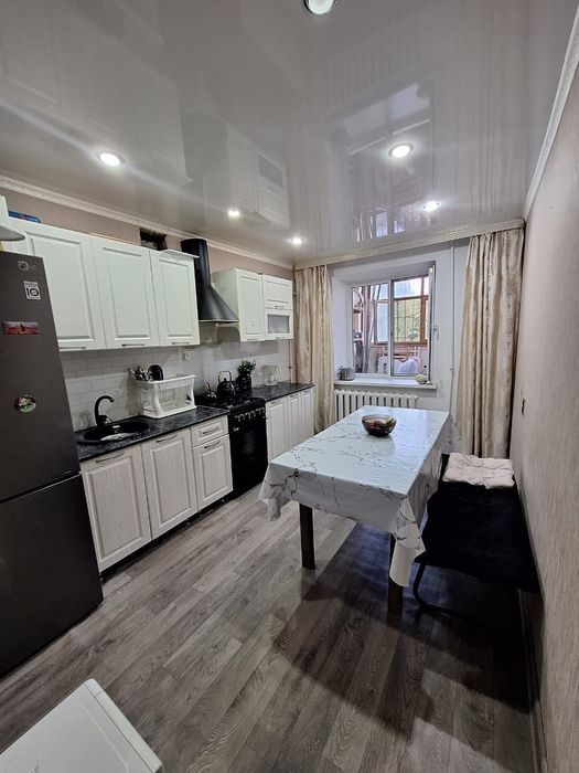 Продаётся 2 комн район ГАИ, 2006год