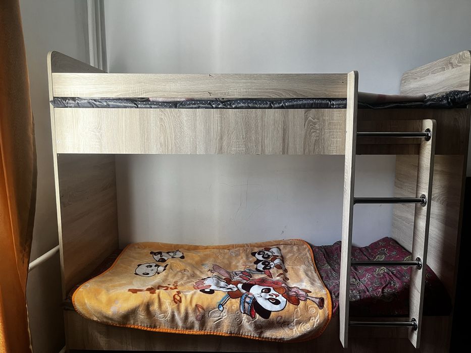 Двухярусная кровать