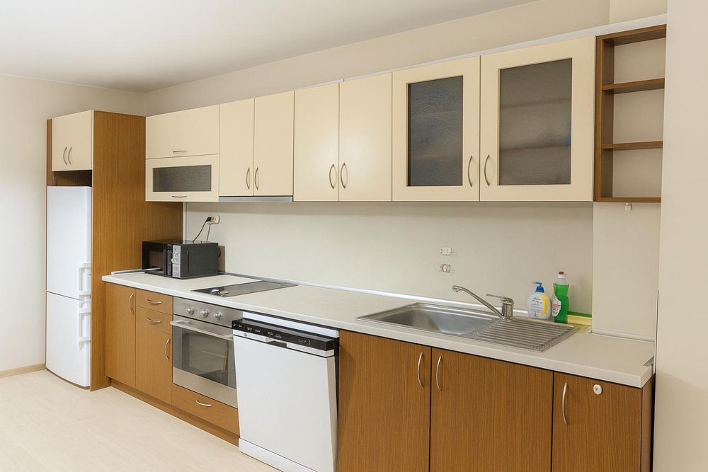 Дава се под наем Тристаен апартамент в Пловдив, Център - 100 кв.м за 750 € - Снимка #1