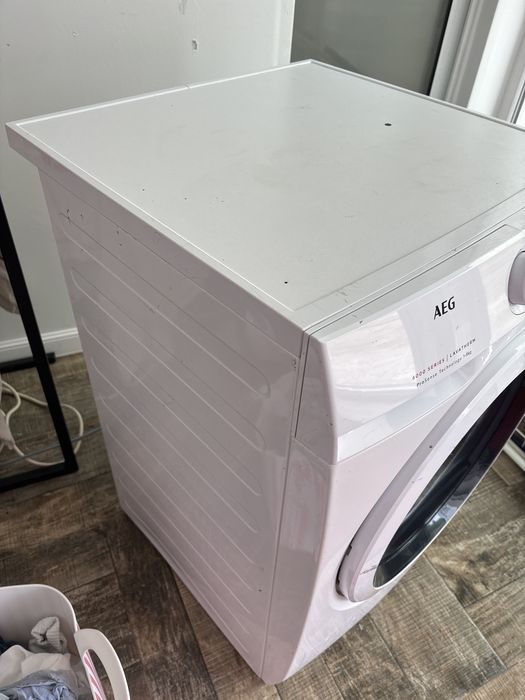 Uscator de rufe AEG seria 6000 Prosense cu pompa de caldura