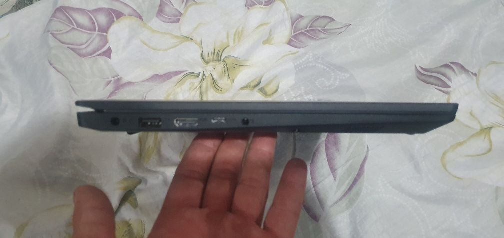 Lenovo V15 G 2 IJL N4500 8G 256G NOS