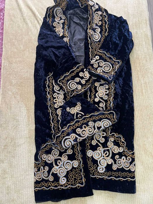 Ерлер шапаны сатылады