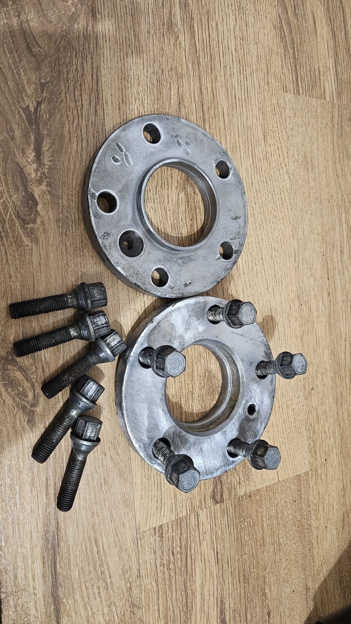 Продавам Фланци 5х120