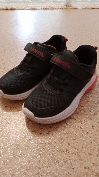 Красовки состояние отличное на мальчика 29 размер