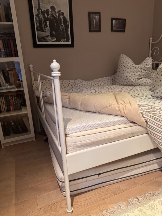 Спалня Икеа с матрак  и топ матрак140/200